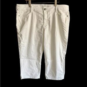 St. John's Bay White Denim Mid Rise Capri Tummy Control Size 20W